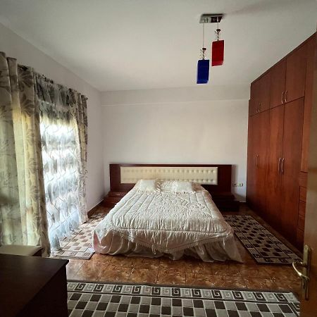 Entire Apartment Castle View Berat Bagian luar foto
