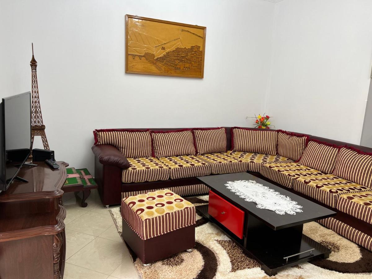Entire Apartment Castle View Berat Bagian luar foto